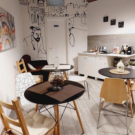 Etruska Porta Pia Guesthouse Rome Bagian luar foto