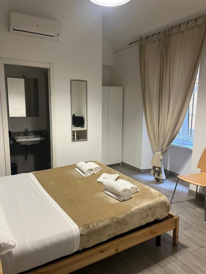Etruska Porta Pia Guesthouse Rome Bagian luar foto