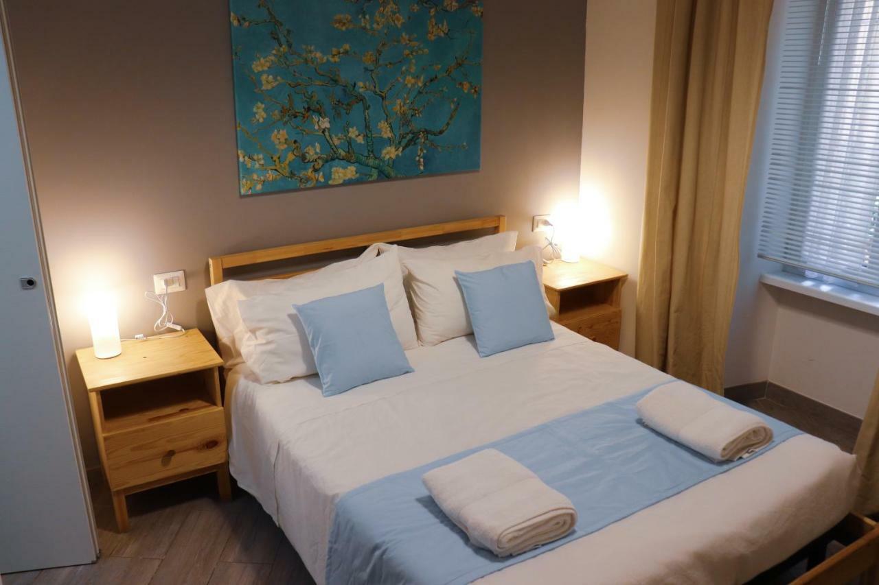 Etruska Porta Pia Guesthouse Rome Bagian luar foto
